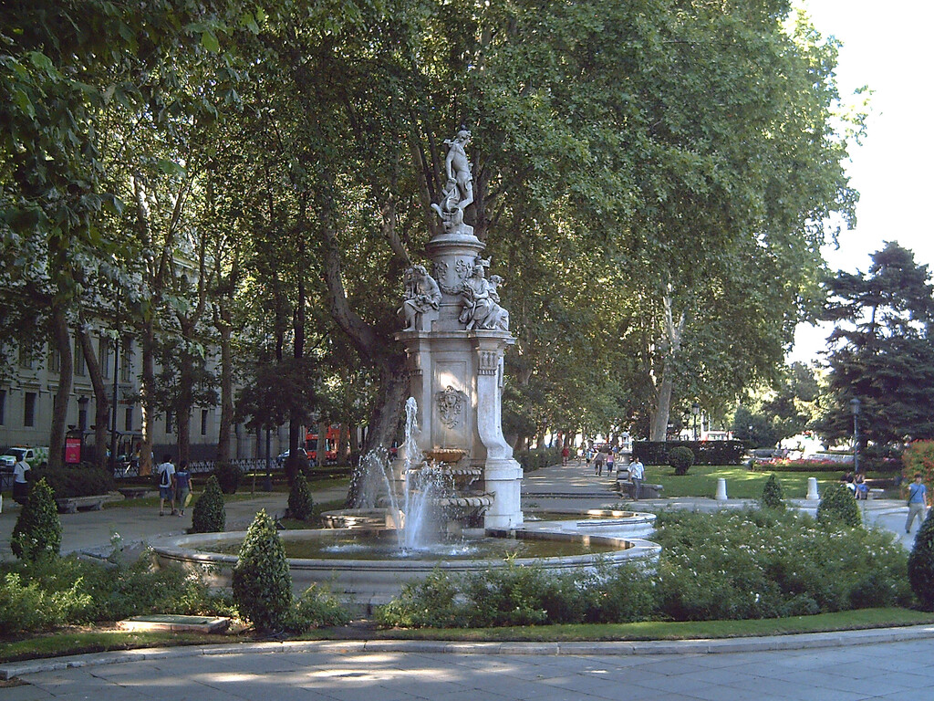Fuente de Apolo (Madrid) 02