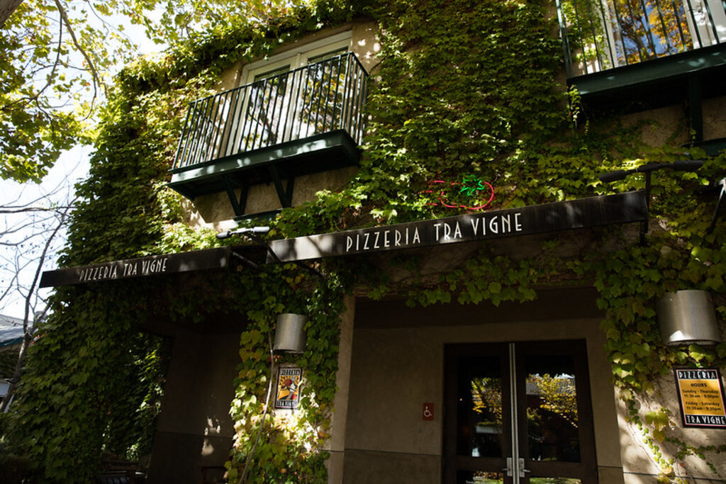 Vines over Pizzeria Tra Vigne awning