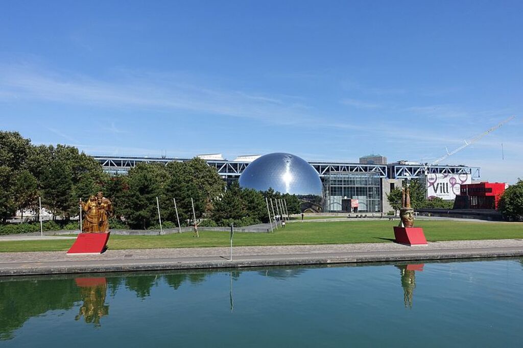 Rio Samba School statue @ Parc de La Villette @ Paris (28881779791)