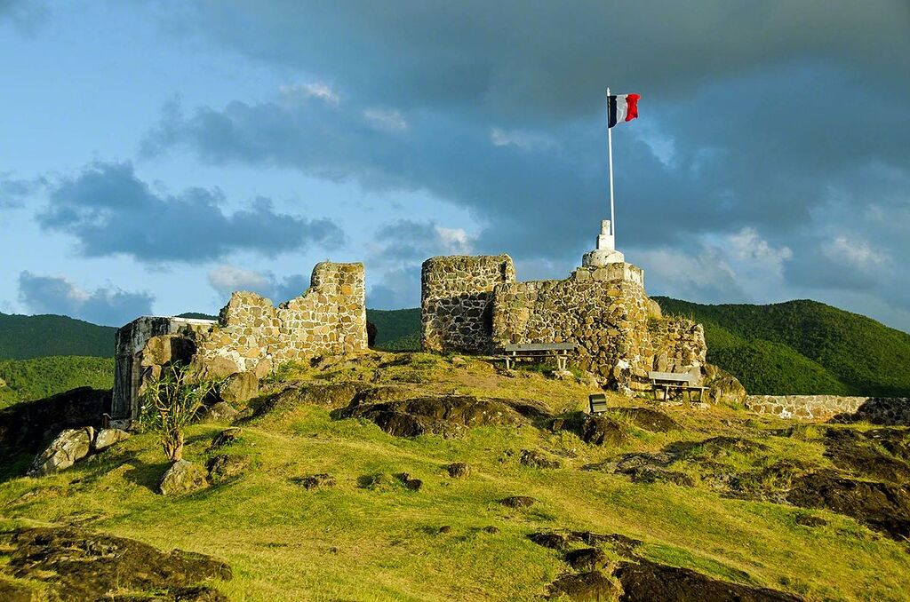 Fort St. Louis over Marigot, St. Martin - panoramio