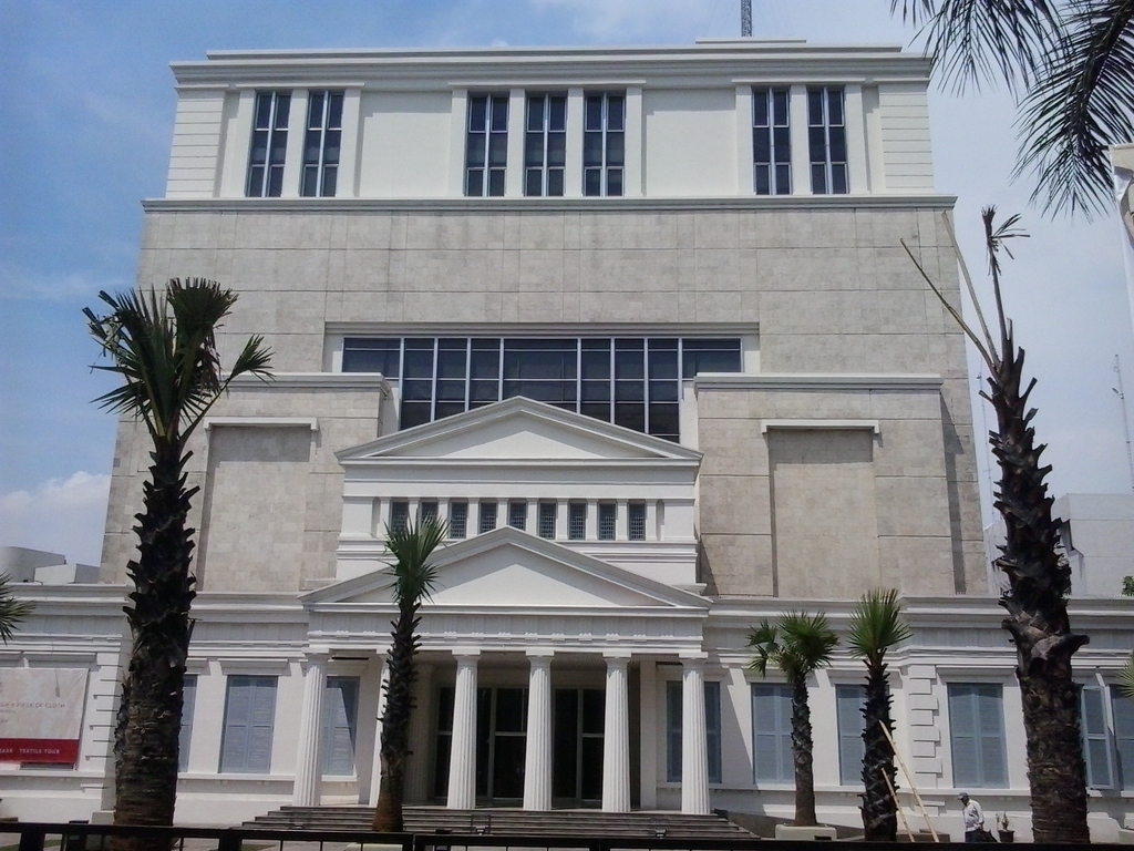 Tampak depan Gedung Arca Museum Nasional