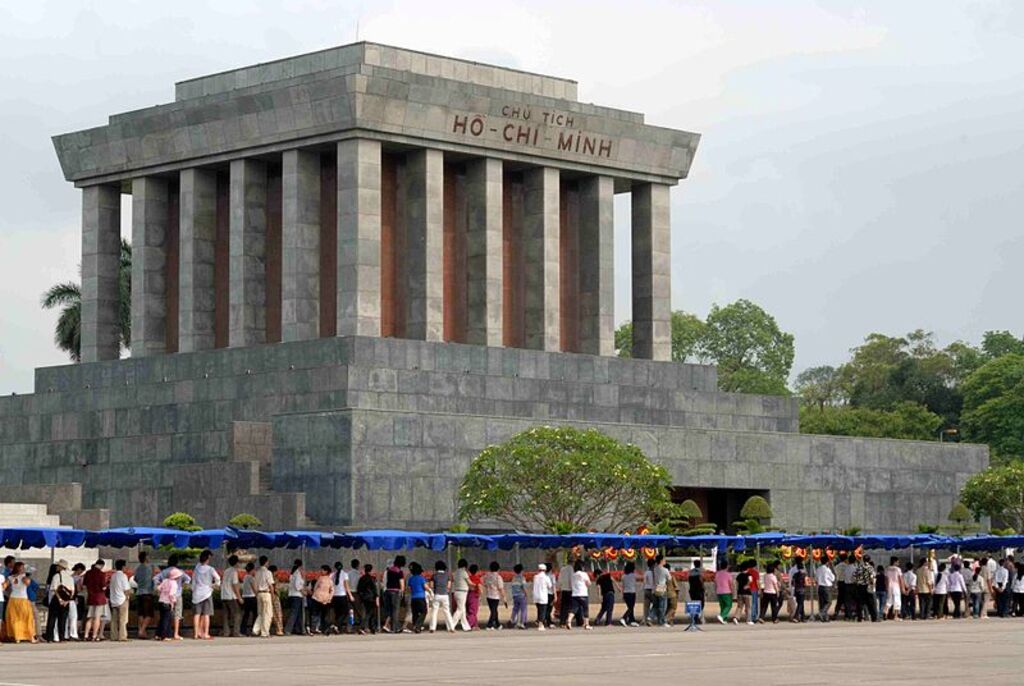 Ho Chi Minh Mausoleum, Hanoi (4016818067)