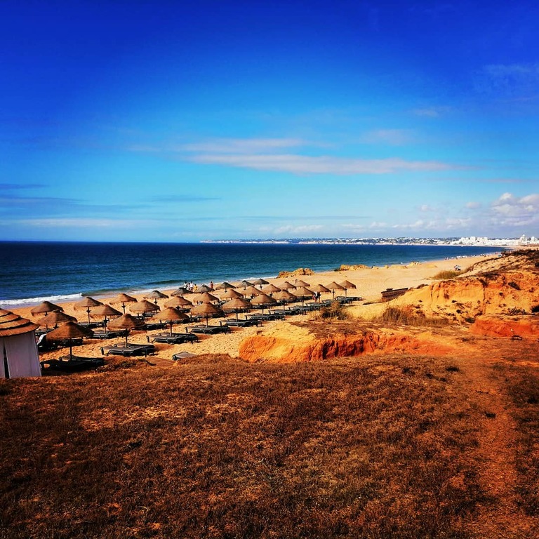 things to do in silves portugal | have some fun under the sun at praia grande de pêra beach