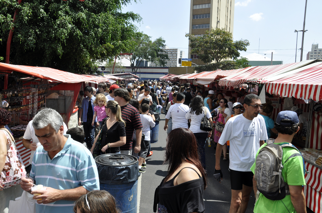 Feira da liberdade são paulo rua