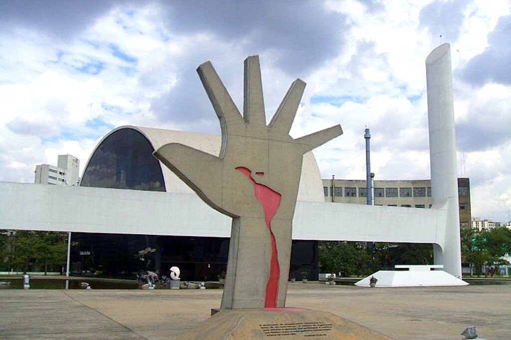 Memorial da América Latina (Mão)