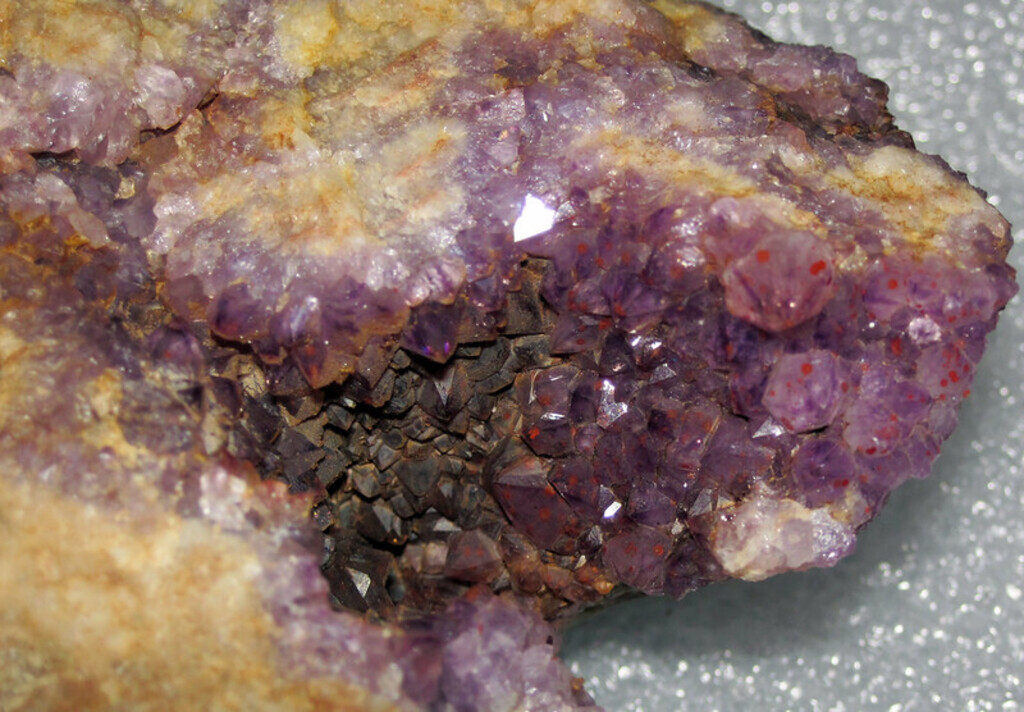 Amethyst crystals (Thunder Bay, Ontario, Canada)