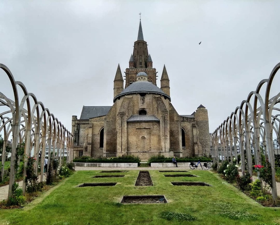 things to do in calais france | attend a memorial service at église notre-dame de calais