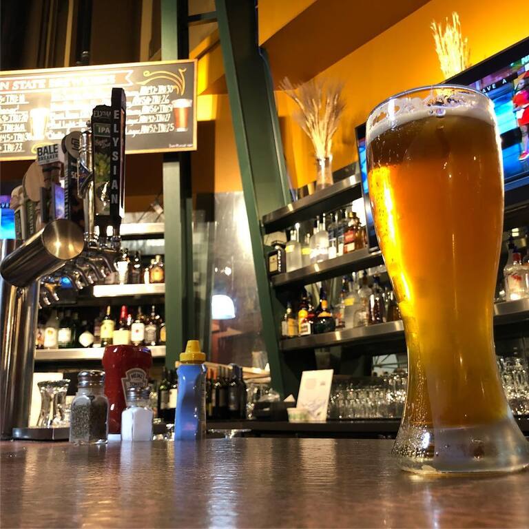 things to do in seattle airport | enjoy a few drinks at seattle tap room