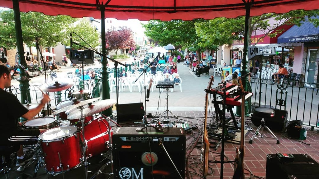 enjoy live music at grizzly plaza
