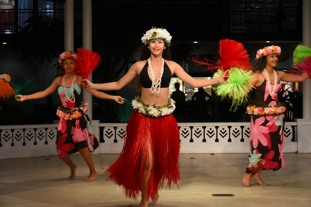 Woman Dancing Hula 33
