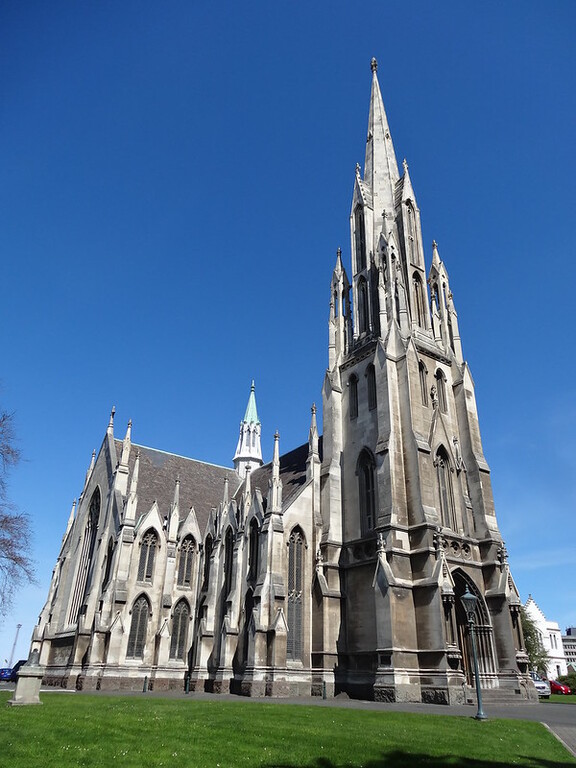 Dunedin. The impressive and huge First Church of Otago.