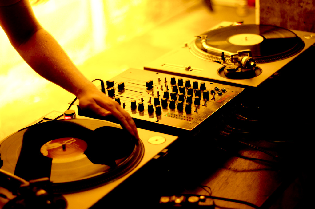 dj