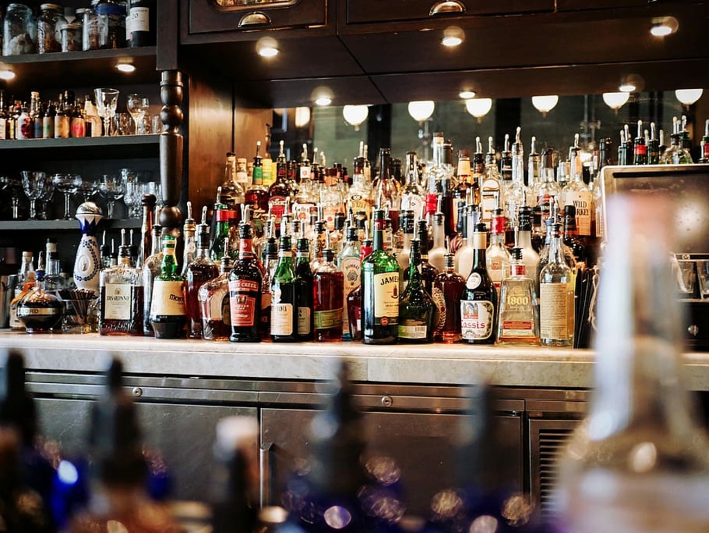 Cocktail bar