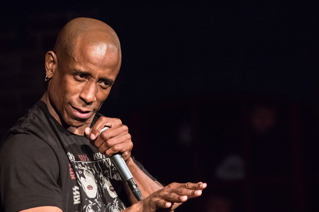 comedy clubs in houston | nothing but jokes and giggles