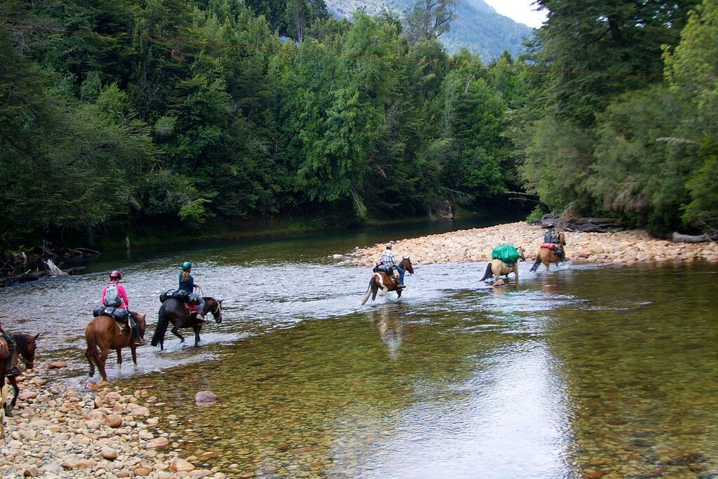 Chile - Cochamó climbing 25 - horse trekking (6873707266)