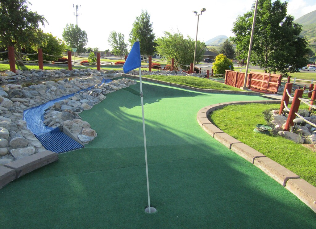 Cascade Mini Golf (27765152317)