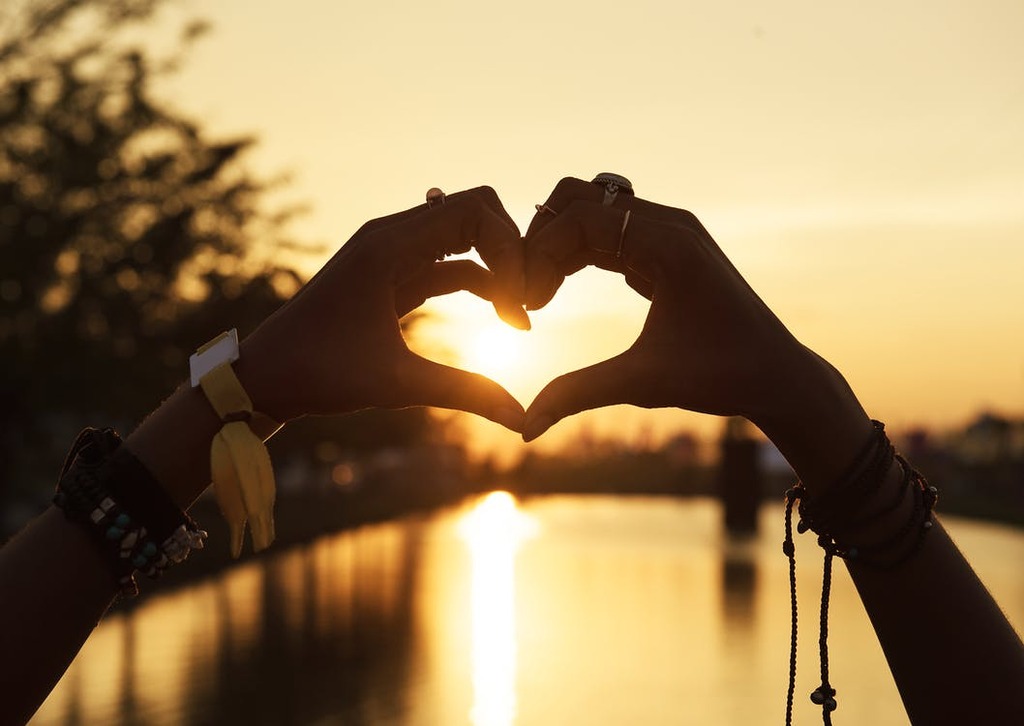 Heart hand
