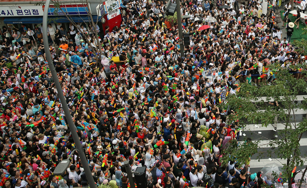 Korea_Sinchon_WaterGun_Festival_15