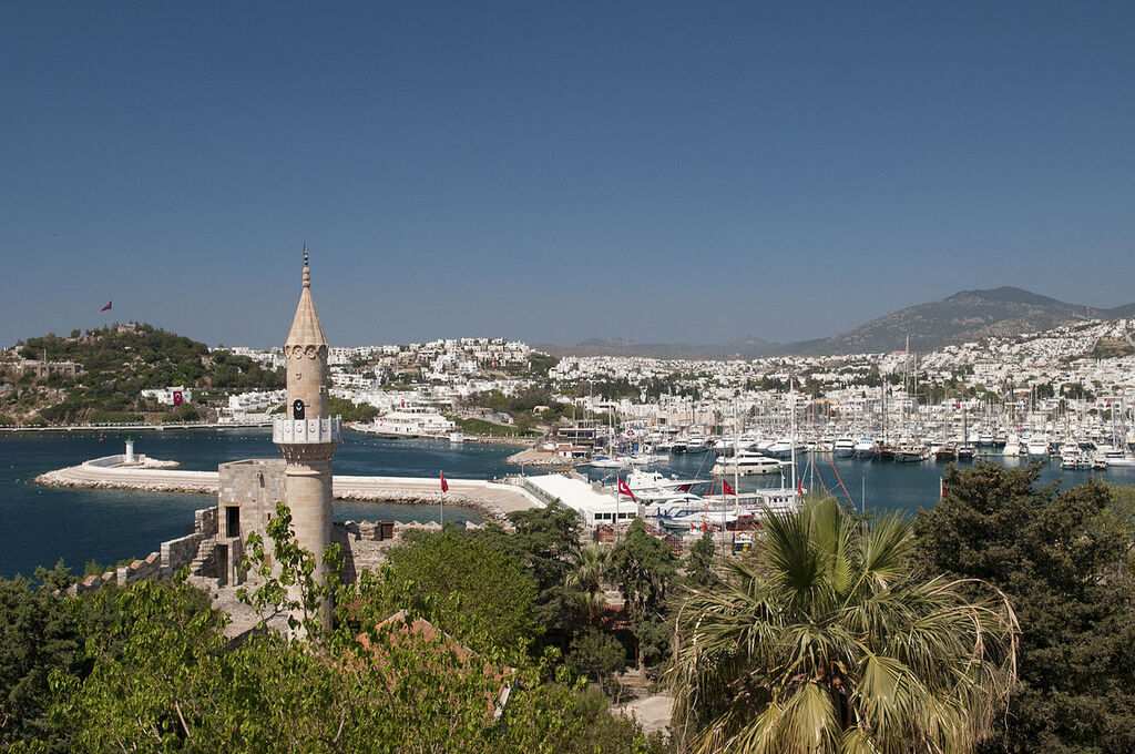 Mosk and marina in Bodrum, Turkey (5654333038)