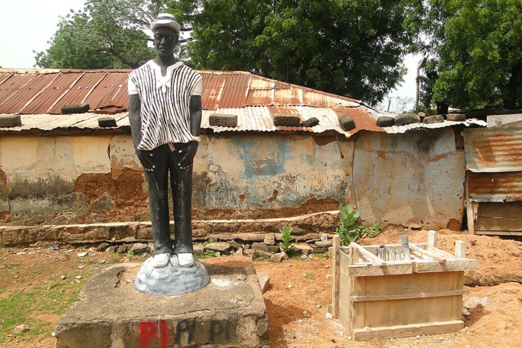 Statuary at Roadside - Bolgatanga - Ghana
