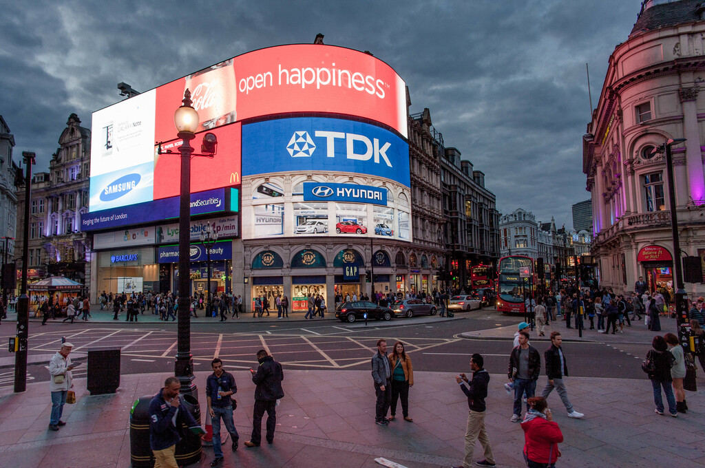 Open Happiness | Picadilly Circus | Blue-Pink Hour | 120917-1126-jikatu