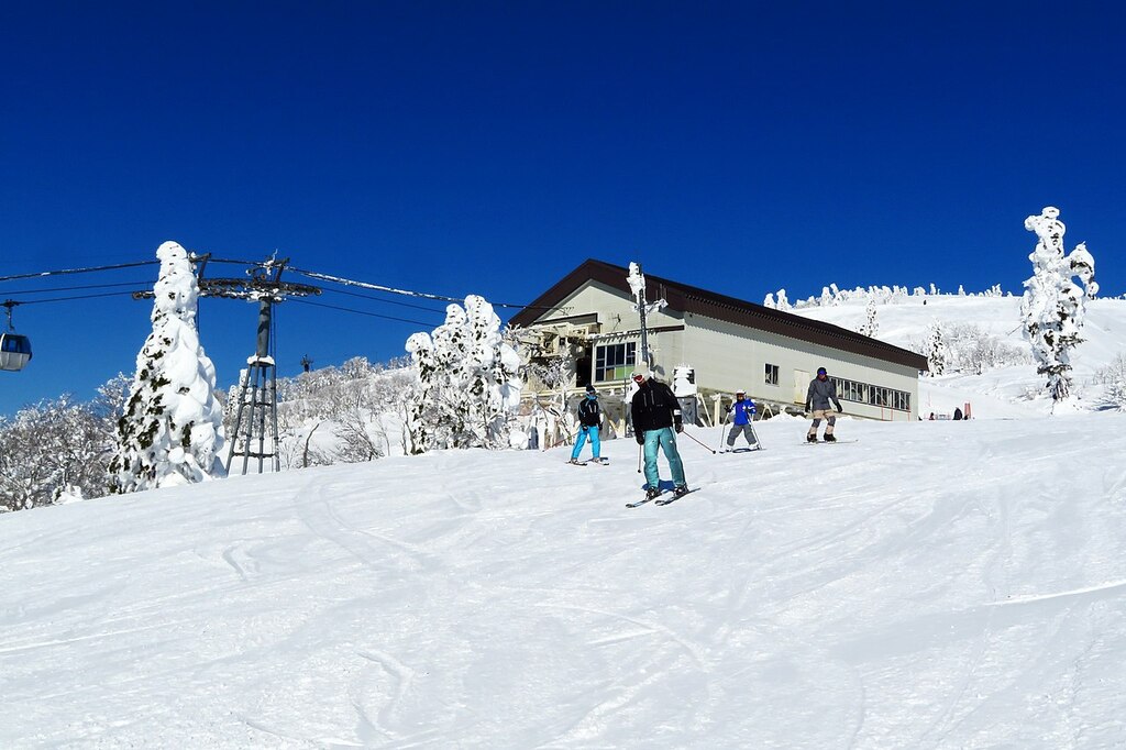 Mount Moriyoshi Ani Ski Resort 03