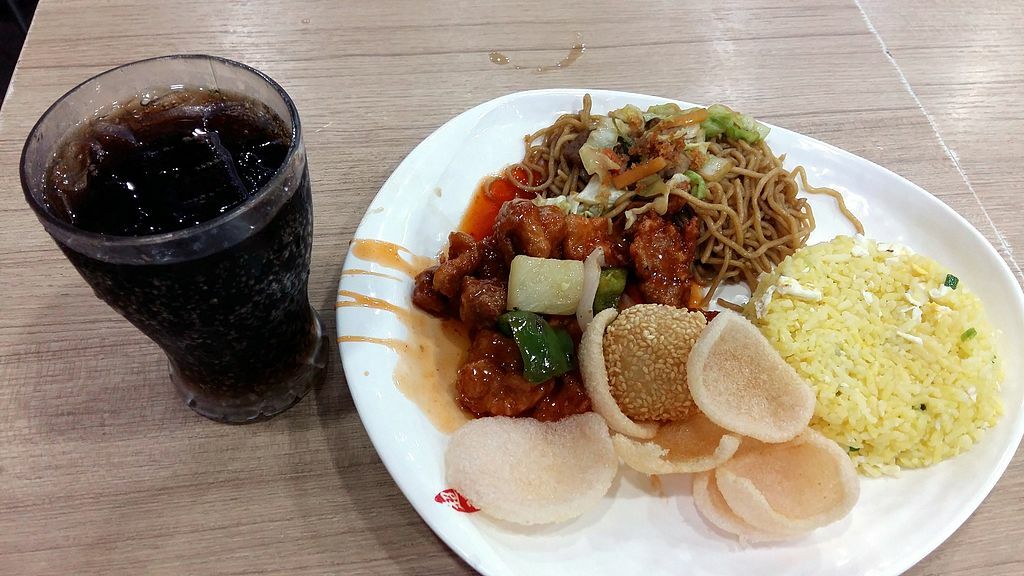 Chowking's "Sweet and Sour Pork Lauriat with Drink" Meal