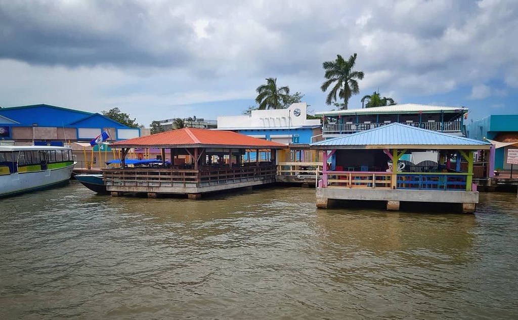 things to do in belize city | go souvenir shopping in fort street tourism village