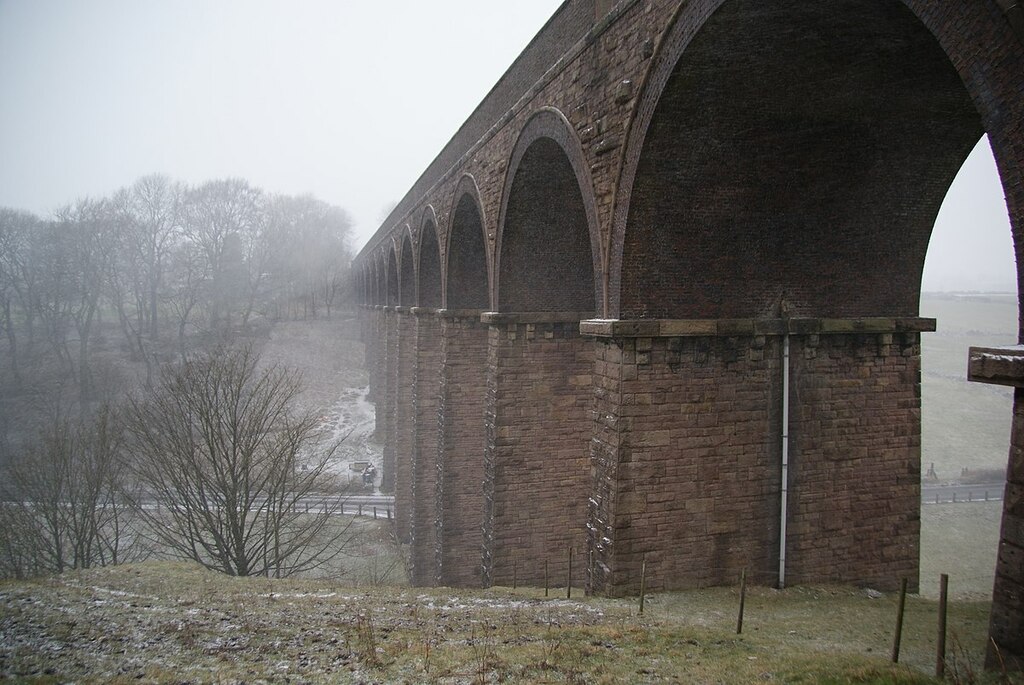 Viaduct over Dukes Drive - geograph.org.uk - 3355485