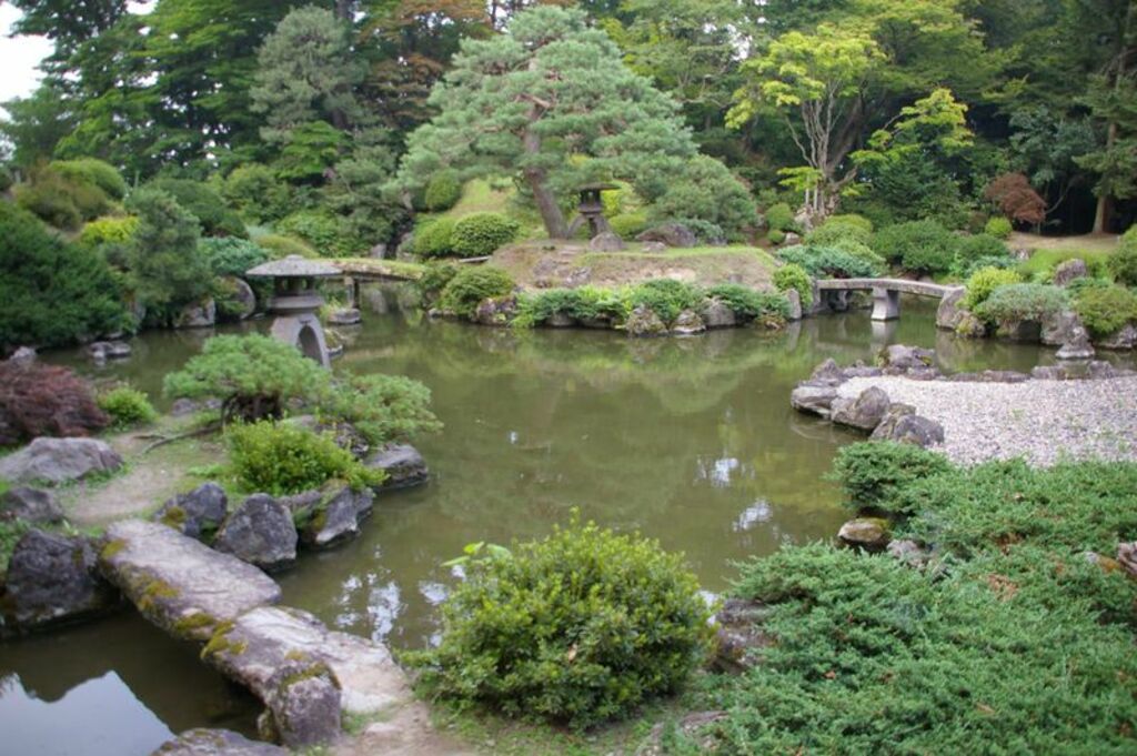 Stroll around the enchanting gardens of Seibi-en