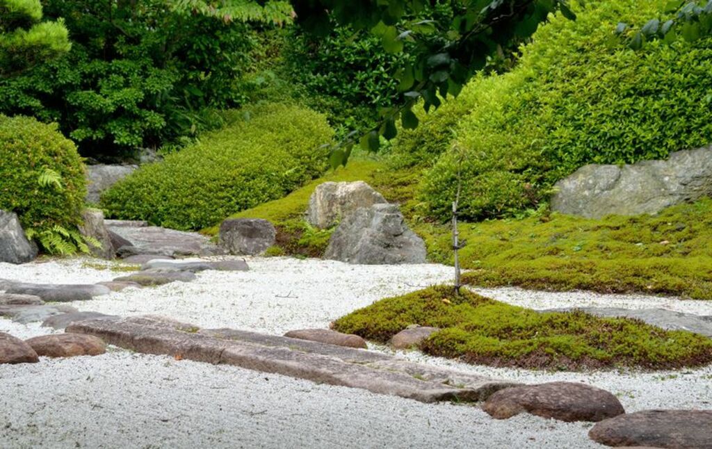 Sip matcha in the serene teahouse of Jomyoji Temple
