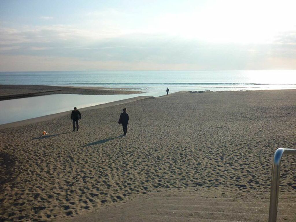 Have a peaceful swim at Kamakura Yuigahama Beach