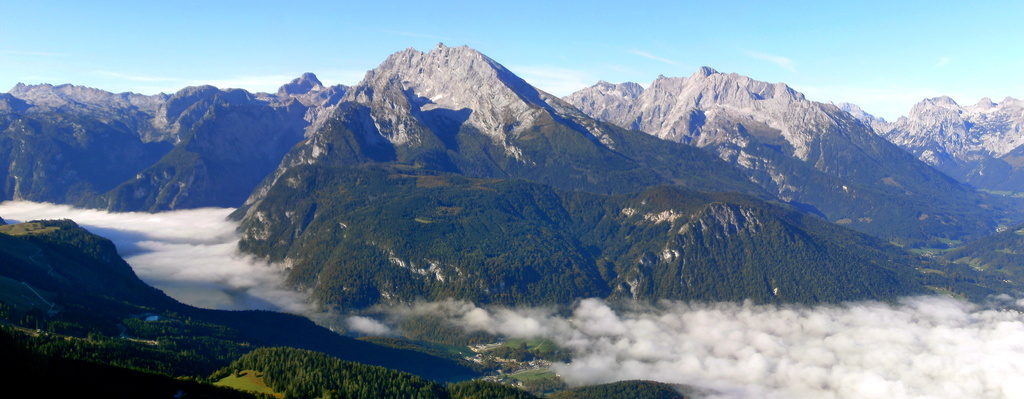 Kehlsteinhaus mit Blick auf den Königssee, Watzmann und Hochkalter 01