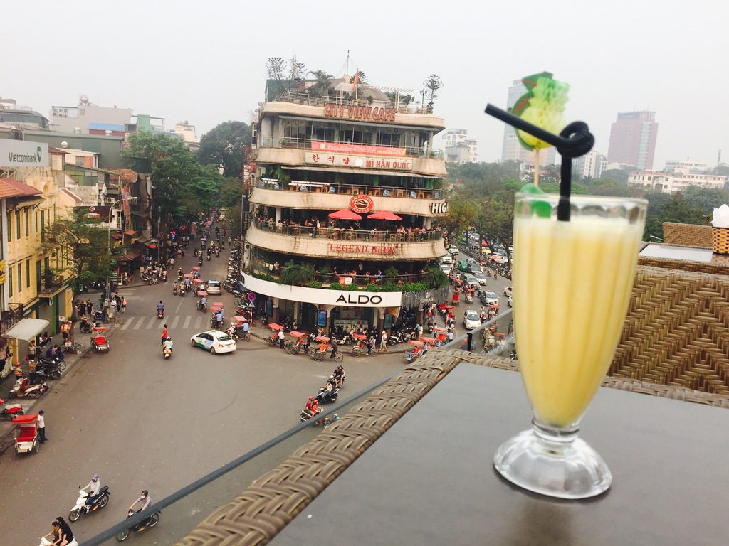 things to do in hoan kiem lake | let's take a smoothie break at a cafe with a lake view