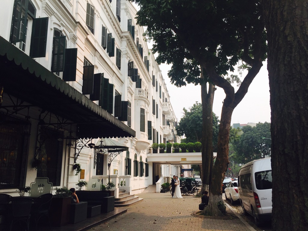 things to do in hoan kiem lake | walk around and discover beautiful architecture