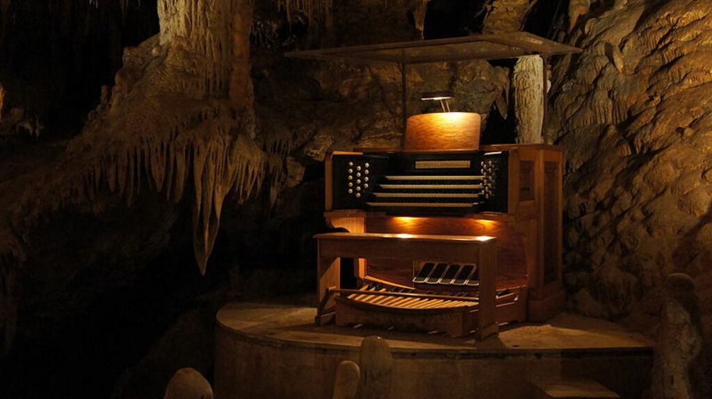 Luray Caverns - "Stalacpipe Organ" (8041027157) (2)