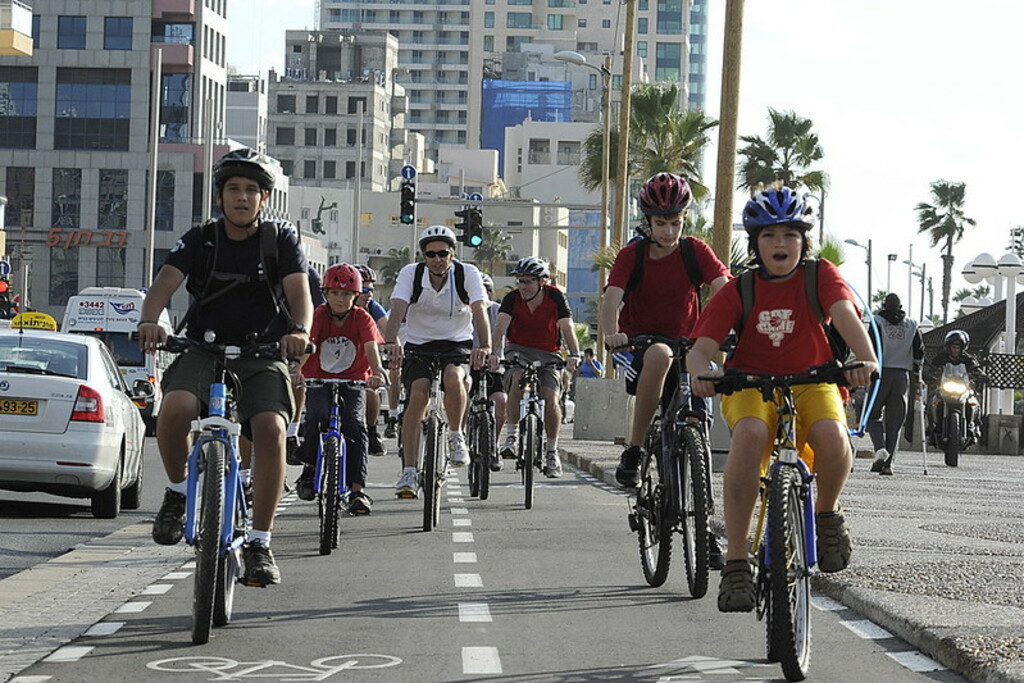 WWP_Israel_2001_No.077