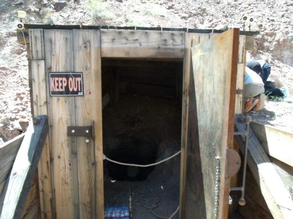Wickenbug Vulture Mine-Entrance to Vulture Mine Shaft
