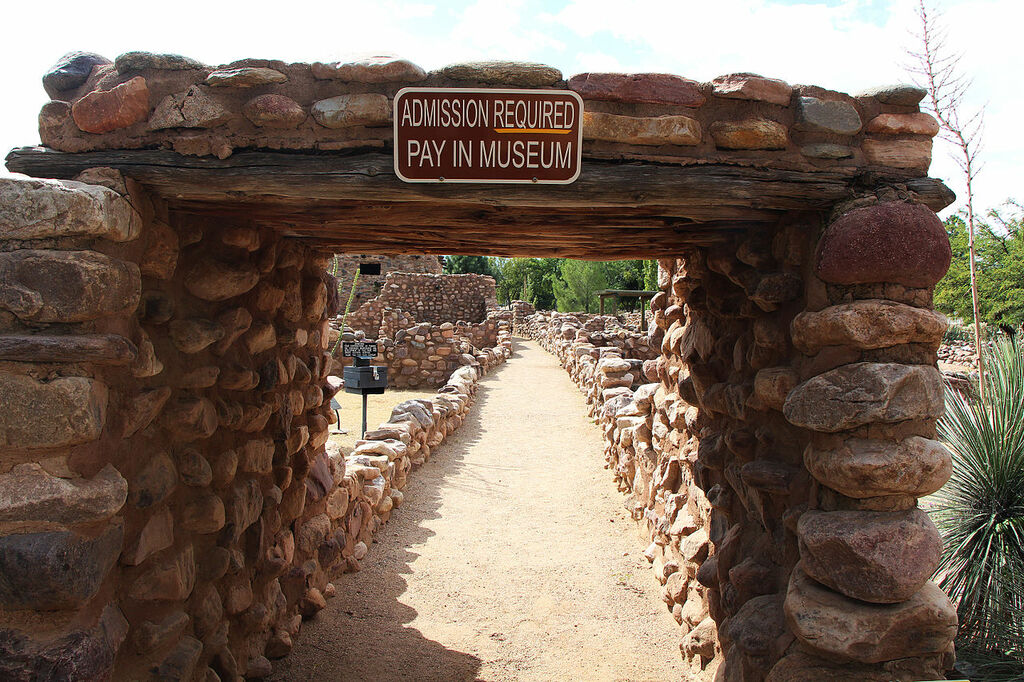 Besh-ba-gowah-main-corridor
