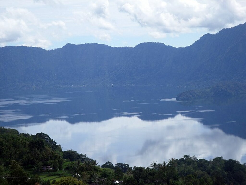 Maninjau lake, west sumatra 3