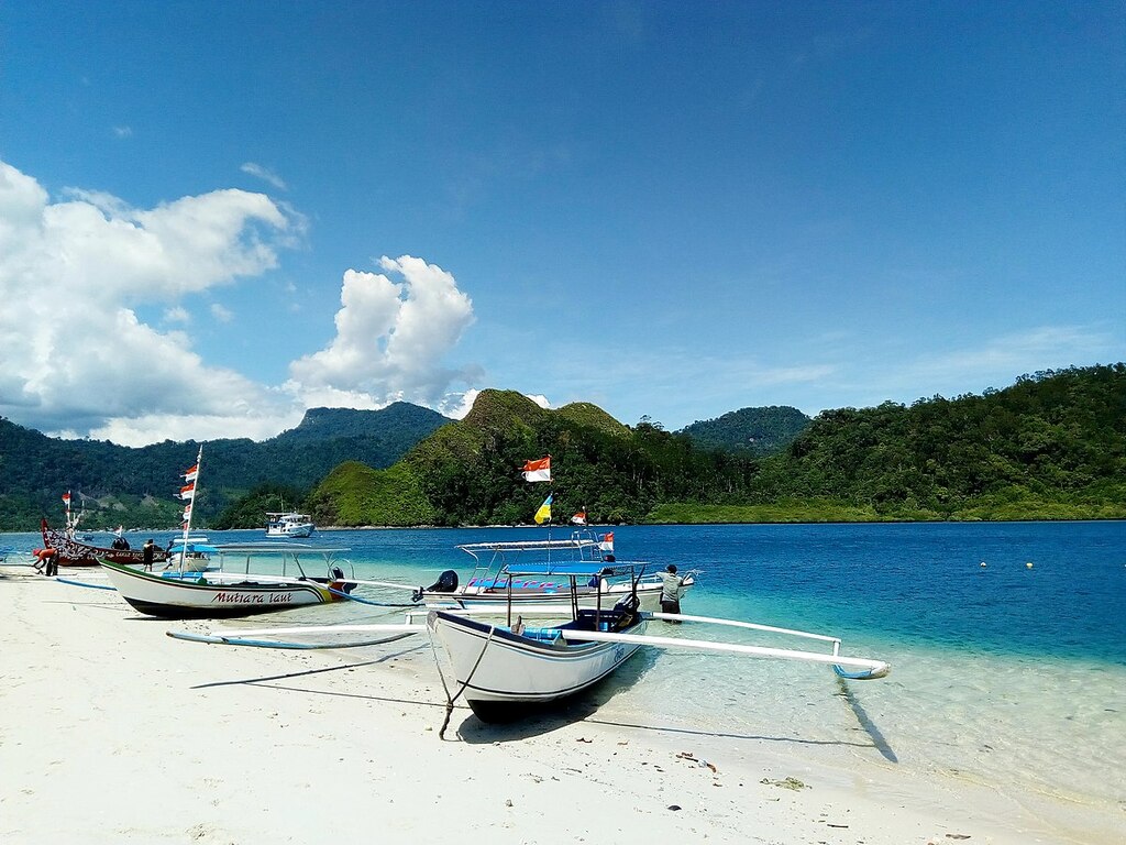 Pasumpahan Island