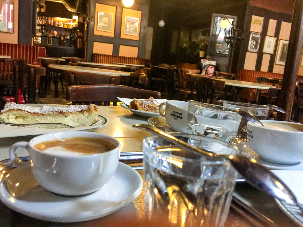Café Hawelka 02