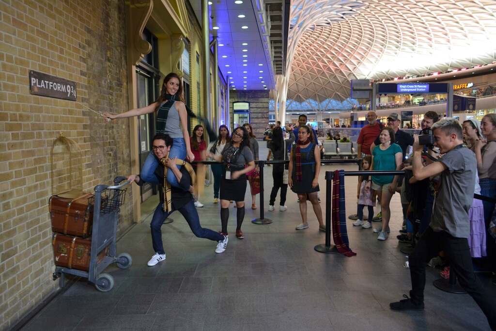 Cmglee London Kings Cross Platform 9 3 4