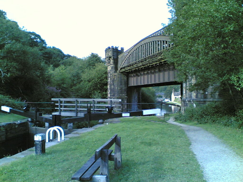 Rochdale canal railway viaduct