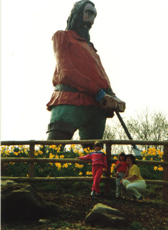 Giant in Wonderland