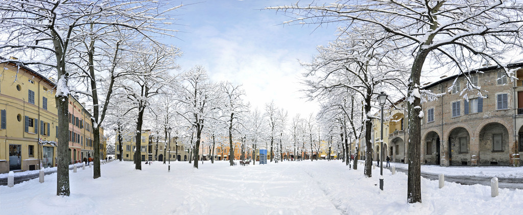 Piazza Fontanesi - Reggio Emilia, Italy - December 19, 2009 04