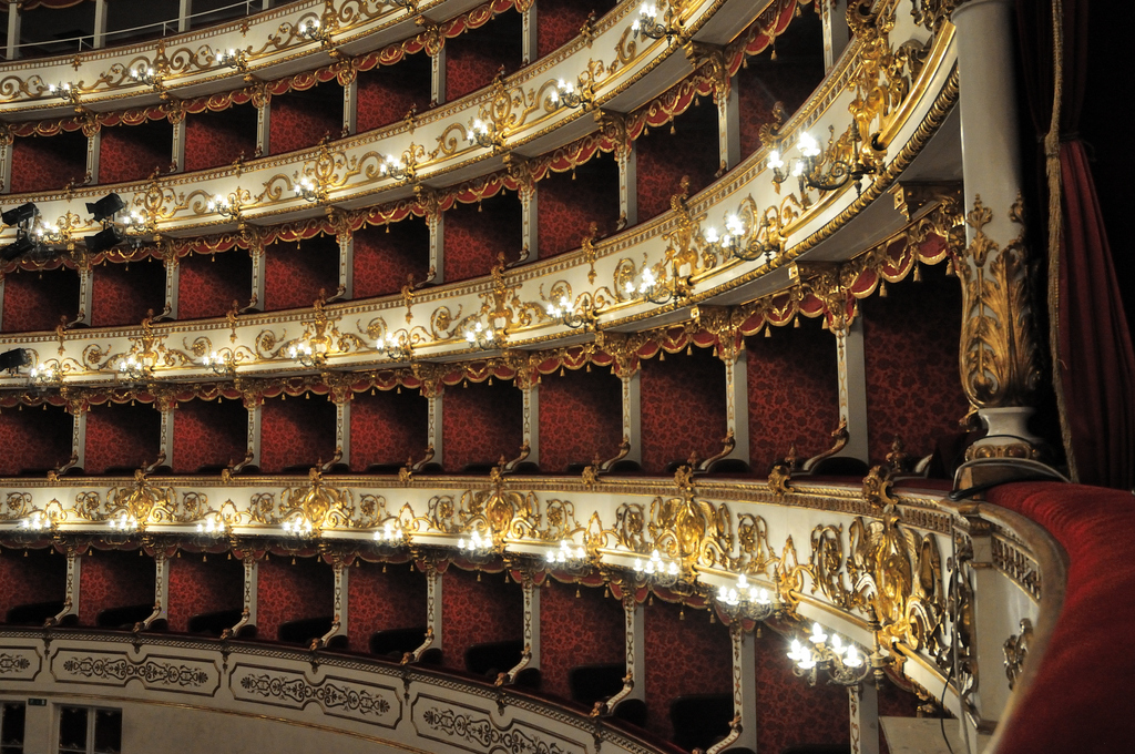Teatro Municipale Romolo Valli 01