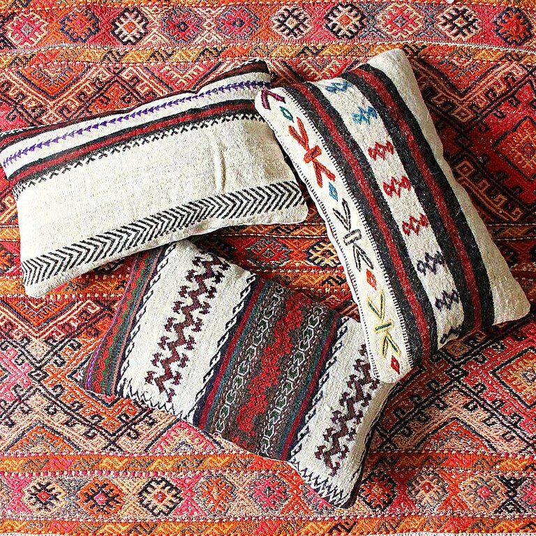Farwayart-kilim-pillows