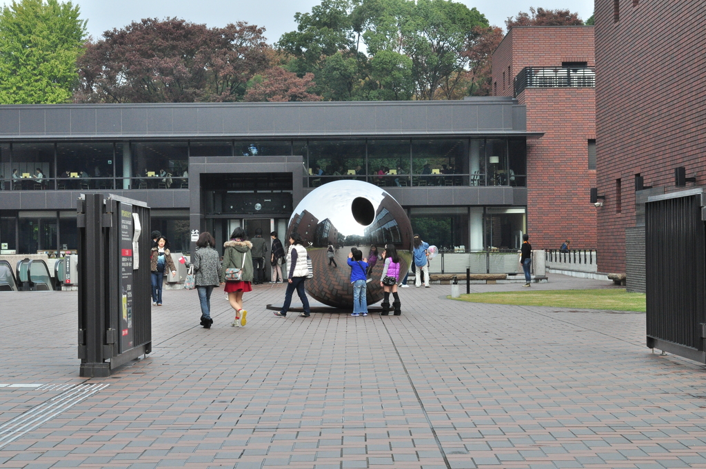 Tokyo Metropolitan Art Museum 02 (15133033203)