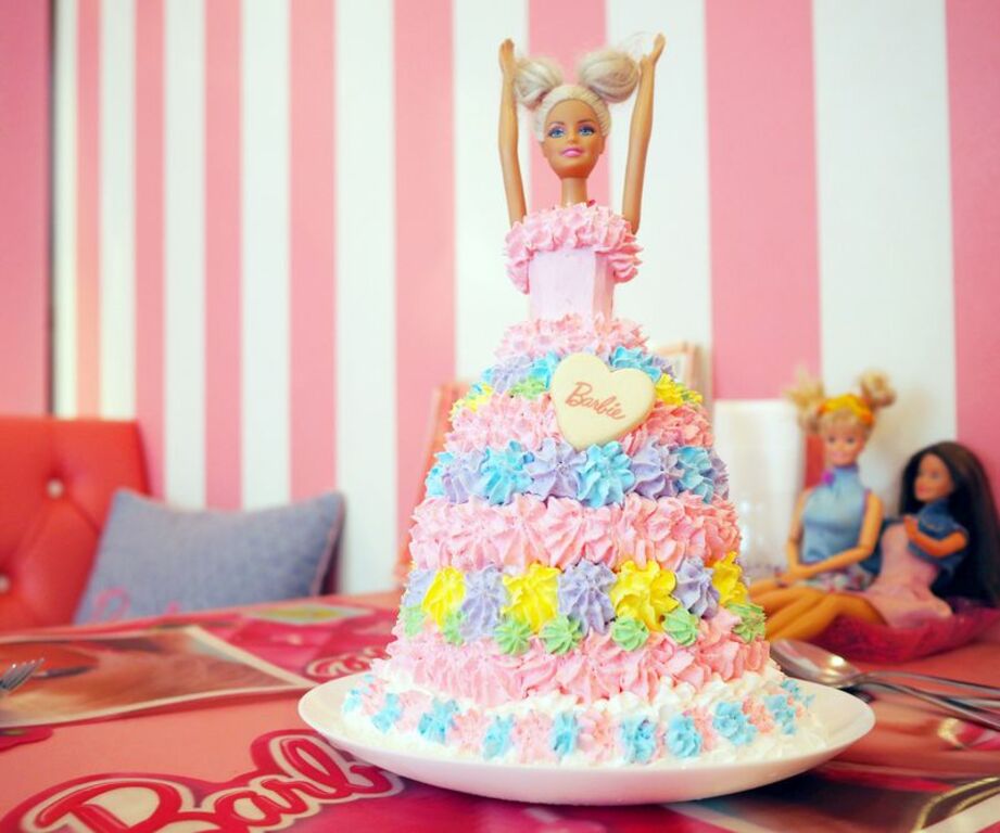 Have tea in the Barbie world of Pink Holiday